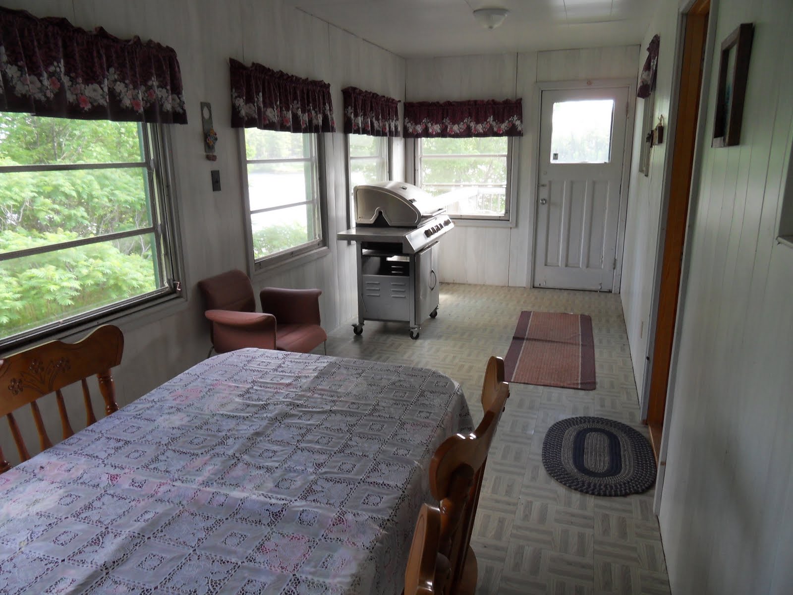 Jim and Wanda's Cottage for Rent on Black Donald Lake Calabogie Area