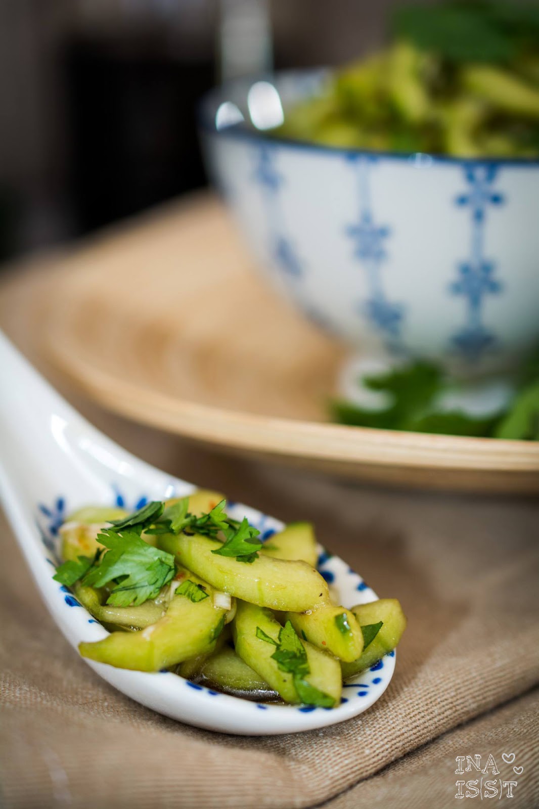 Ina Is(s)t: Asiatischer Gurkensalat mit Koriander Ina Is(s)t: Asiatischer Gurkensalat mit Koriander