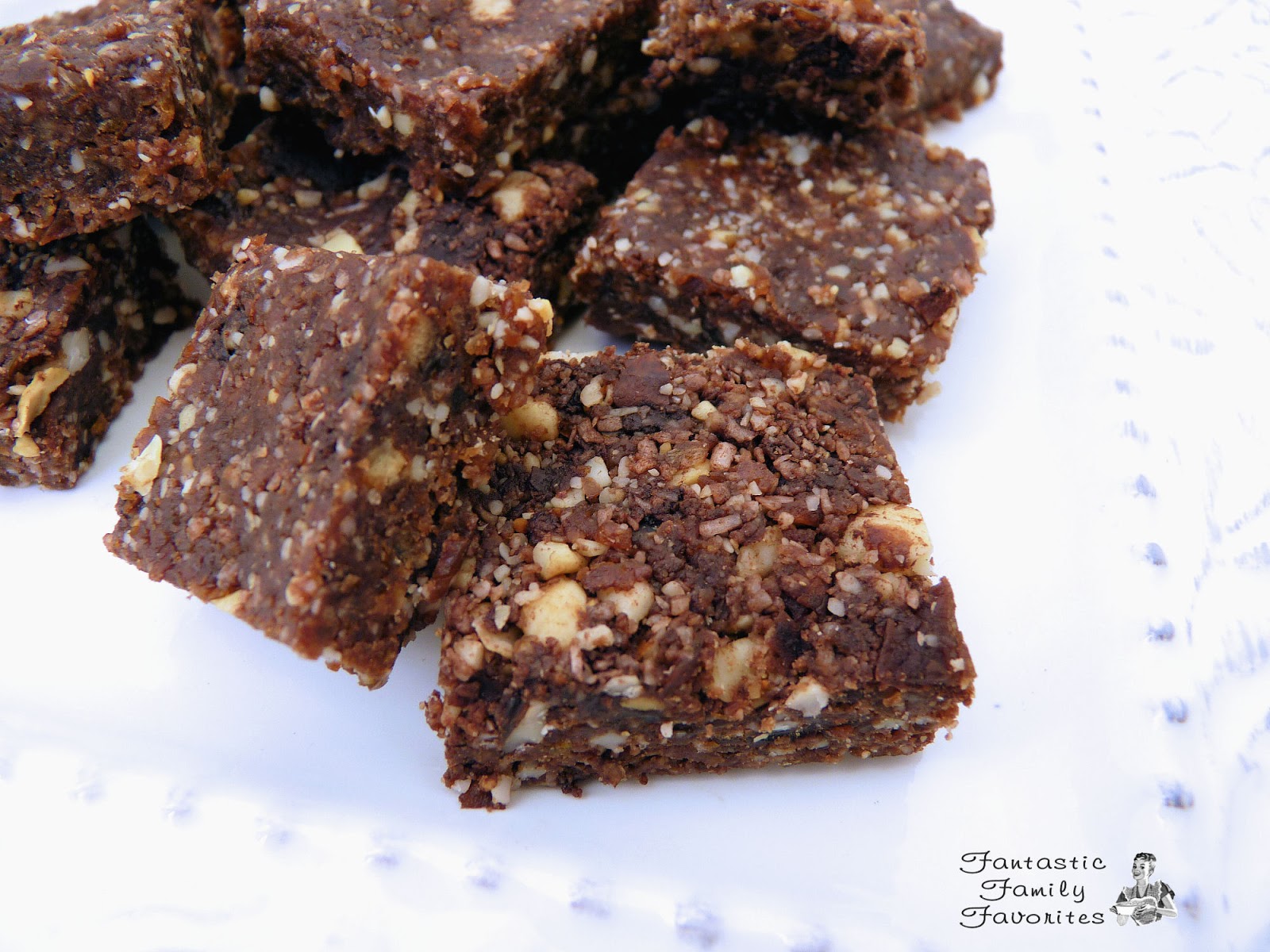 Fantastic Family Favorites: Date and Cashew Snack Bars