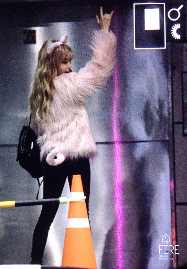 오늘 태연 출근길 (냥이코스프레) | 인스티즈