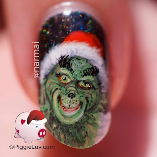 PiggieLuv: Freehand The Grinch nail art for Christmas