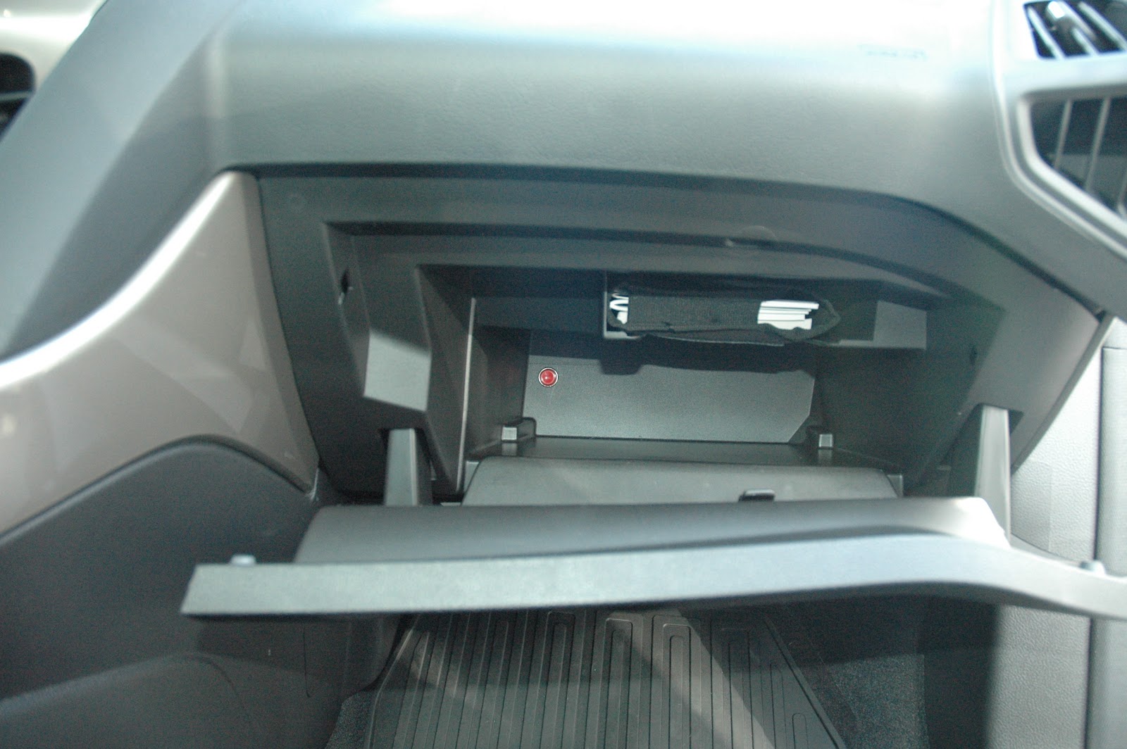 Techunboxed: MyFord Touch Reset Button Mod