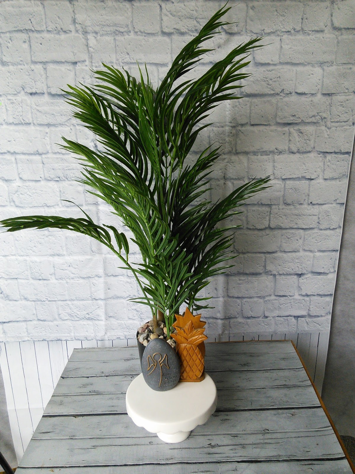 This is my closeup shot of the palm tree and it looks so real in my photo.