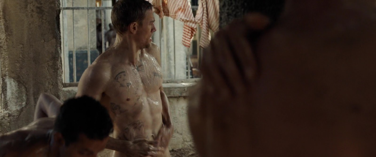 Charlie Hunnam and Rami Malek nude in Papillon.