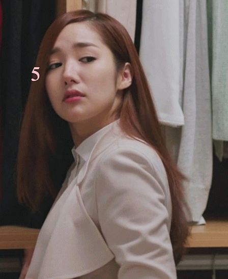 단추학대하는 박민영.gif | 인스티즈