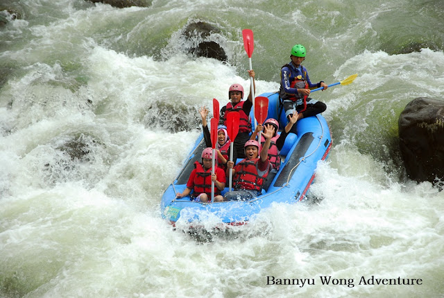 Serunya Menikmati Sensasi Arung Jeram Kali Serayu ...