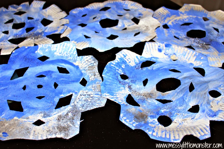 no mess paper plate snowflake craft.  A perfect winter craft.