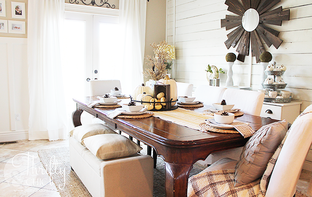 Farmhouse style fall decor and decorating ideas for your dining room. Fixer upper style decor