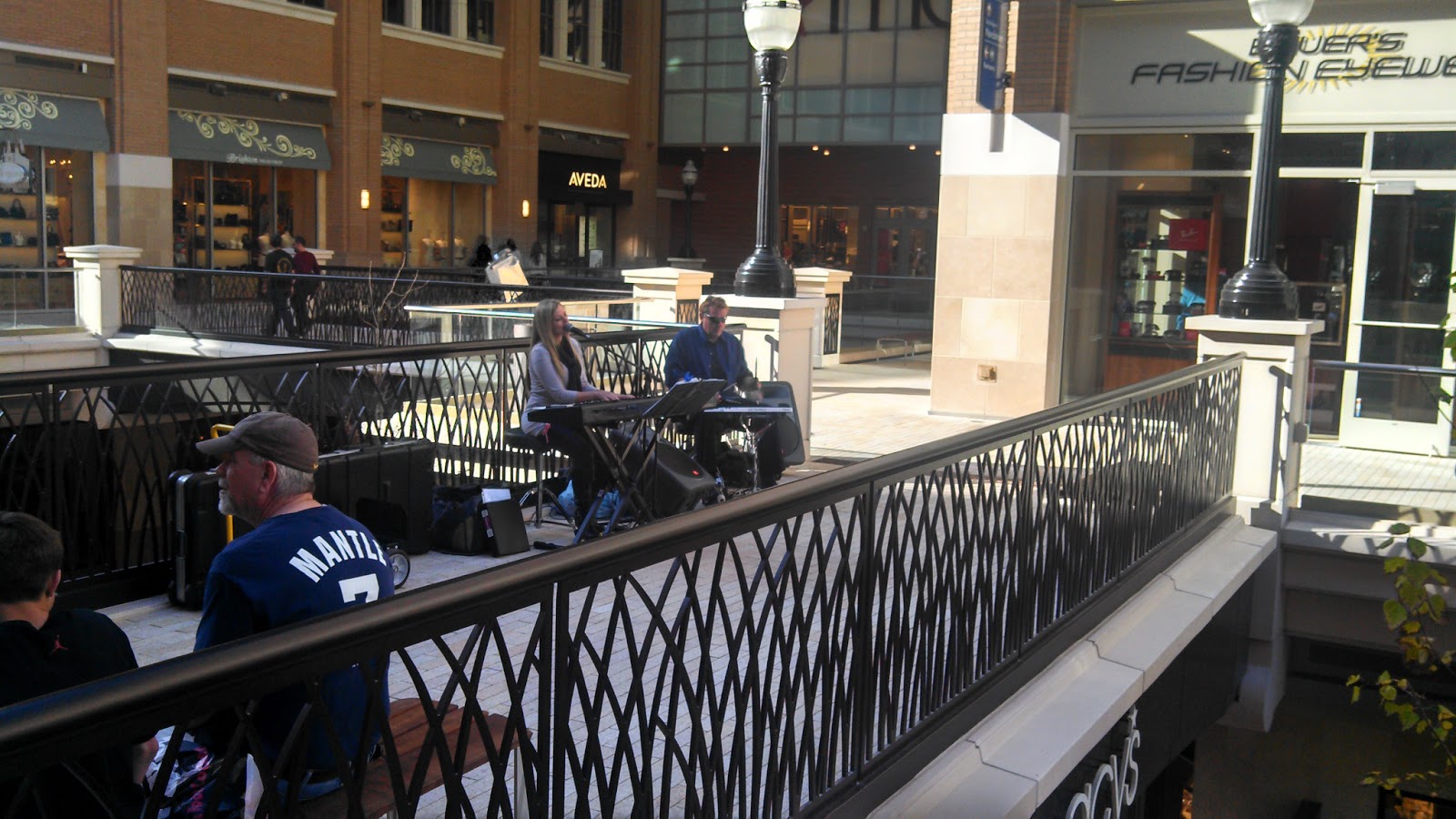 Life, Love....and Lunch Lunch at Mo Bettah's