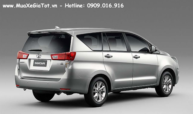 Innova 2.0V được trang bị nhiều tính năng cao cấp sánh ngang với các dòng xe cùng phân khúc như Mazda CX5 và Honda CRV Innova 2.0V được trang bị nhiều tính năng cao cấp sánh ngang với các dòng xe cùng phân khúc như Mazda CX5 và Honda CRV
