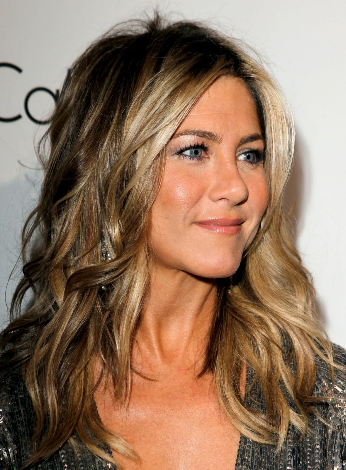 http://2.bp.blogspot.com/-7viumaOOrAs/TqQRWX_qu9I/AAAAAAAAA70/FwPeSWxhjMM/s1600/Jennifer-Aniston-6Jennifer+Aniston+%25E2%2580%2593+ELLE+18th+Annual+Women+in+Hollywood+Tribute.jpg