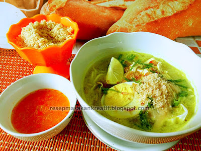 Soto Lamongan orisinil Jawa Timur merupakan salah satu sajian kuliner Istimewa dengan cara penyaj Resep Soto Ayam Lamongan Dengan Khas Taburan Koya