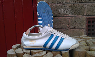 adidas rom 2000