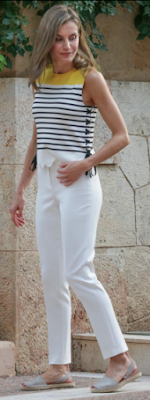 Top Mango / pantalon Hugo Boss / sandales Ria Menorca