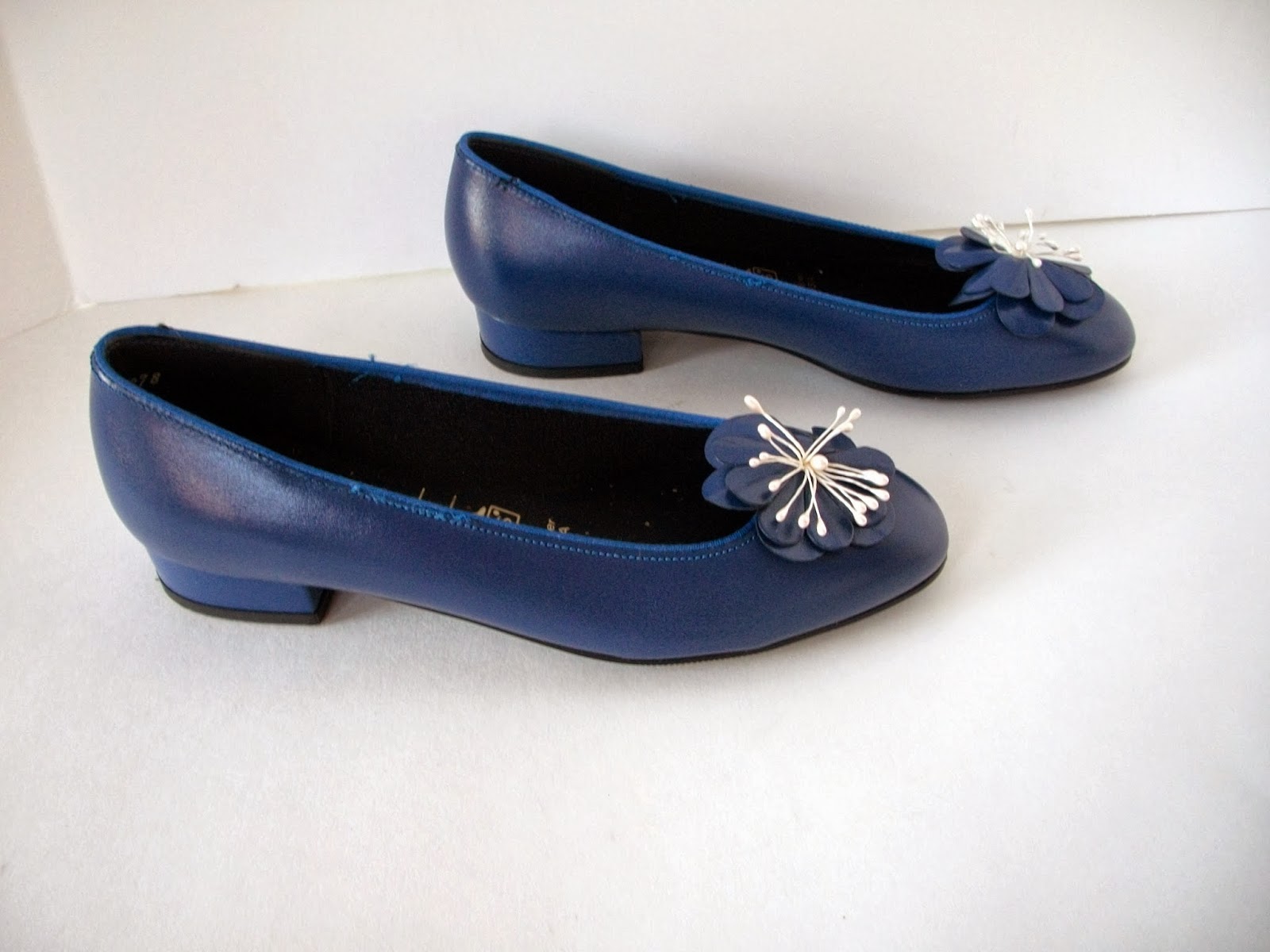 Still Stunning Vintage Resale: Tic-Tac-Toes Periwinkle Blue Leather ...
