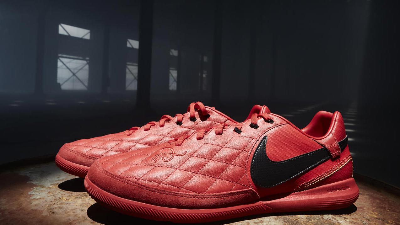 acción Aprendiz fatiga Red Nike TiempoX Ronaldinho 'Milan' Boots Released - Footy Headlines
