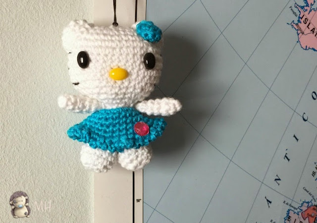 Mini Hello Kitty amigurumi