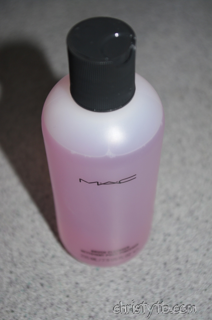 Christytb KIKO кистькарандаш № 207 и средство для очищения кистей Brush Cleanser