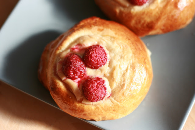Food, unplugged: Soft raspberry buns