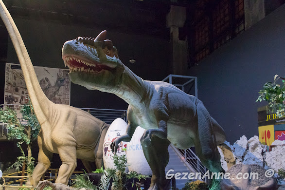 Jurassic Land'teki dev dinozor maketleri, Forum İstanbul