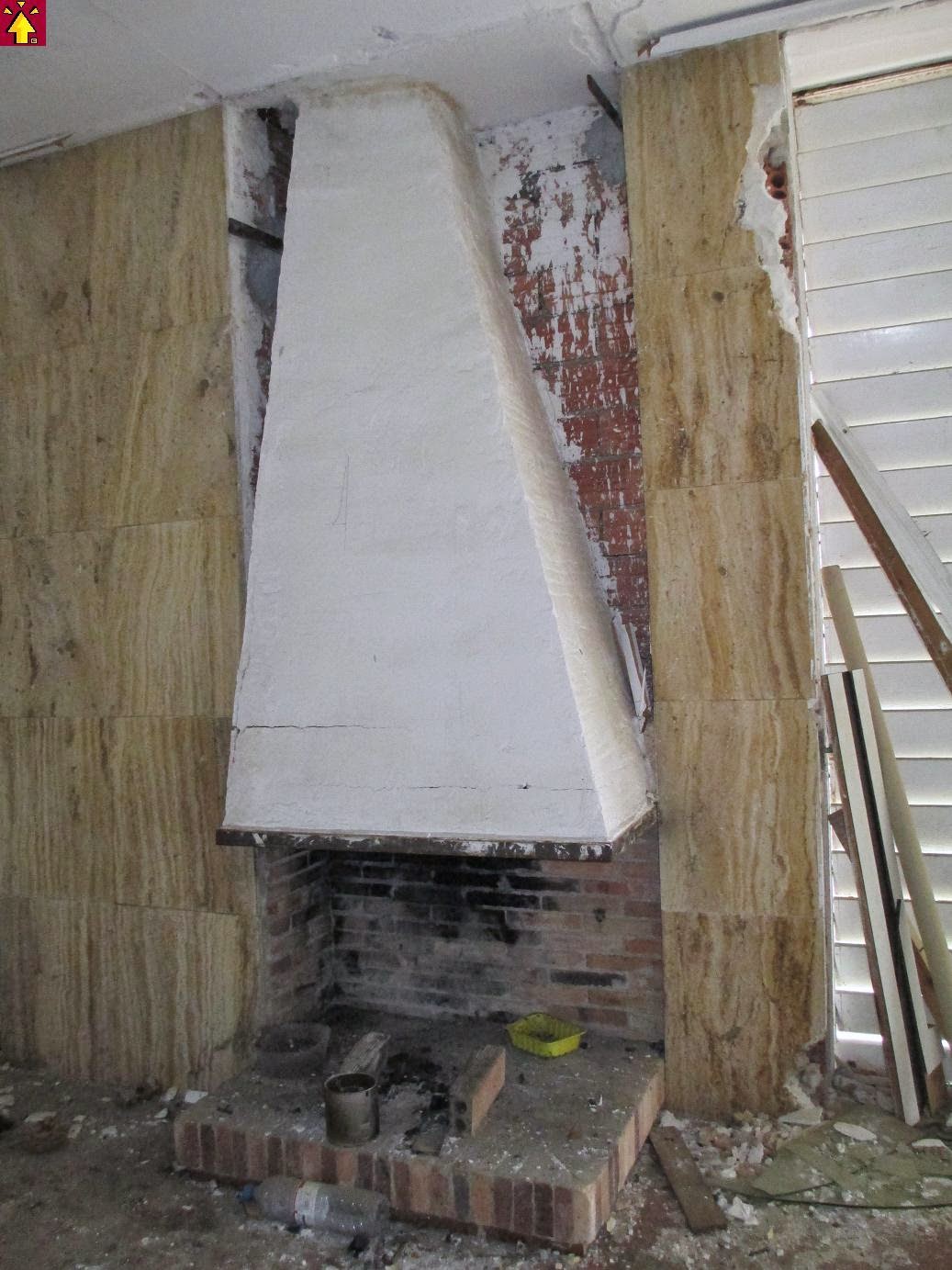 FLECH CORPORATION©: El chalet de las chimeneas