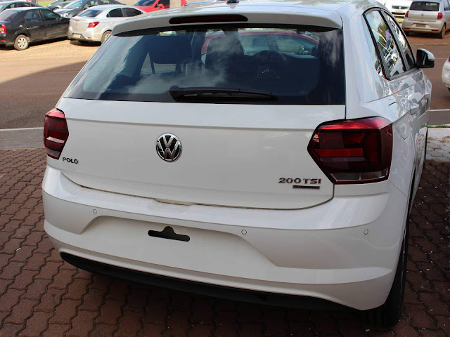 VW Polo Comfortline - traseira