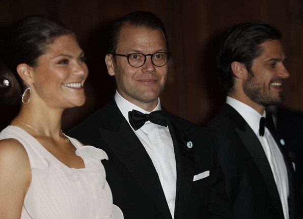 Queen Silvia, Prince Daniel and Prince Carl Philip, Crown Princess Victoria Jewelry Charlotte Bonde Sophie Petite Earrings, Valentino cluth bag, white dress