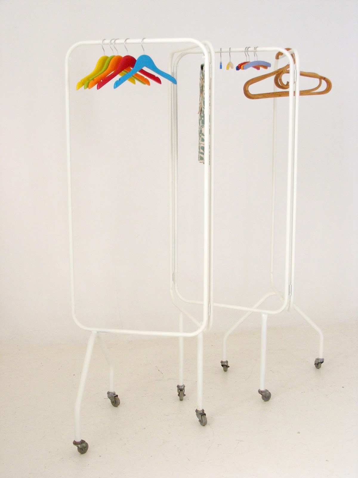 VAMP FURNITURE A vintage hospital room divider 9 December 2017