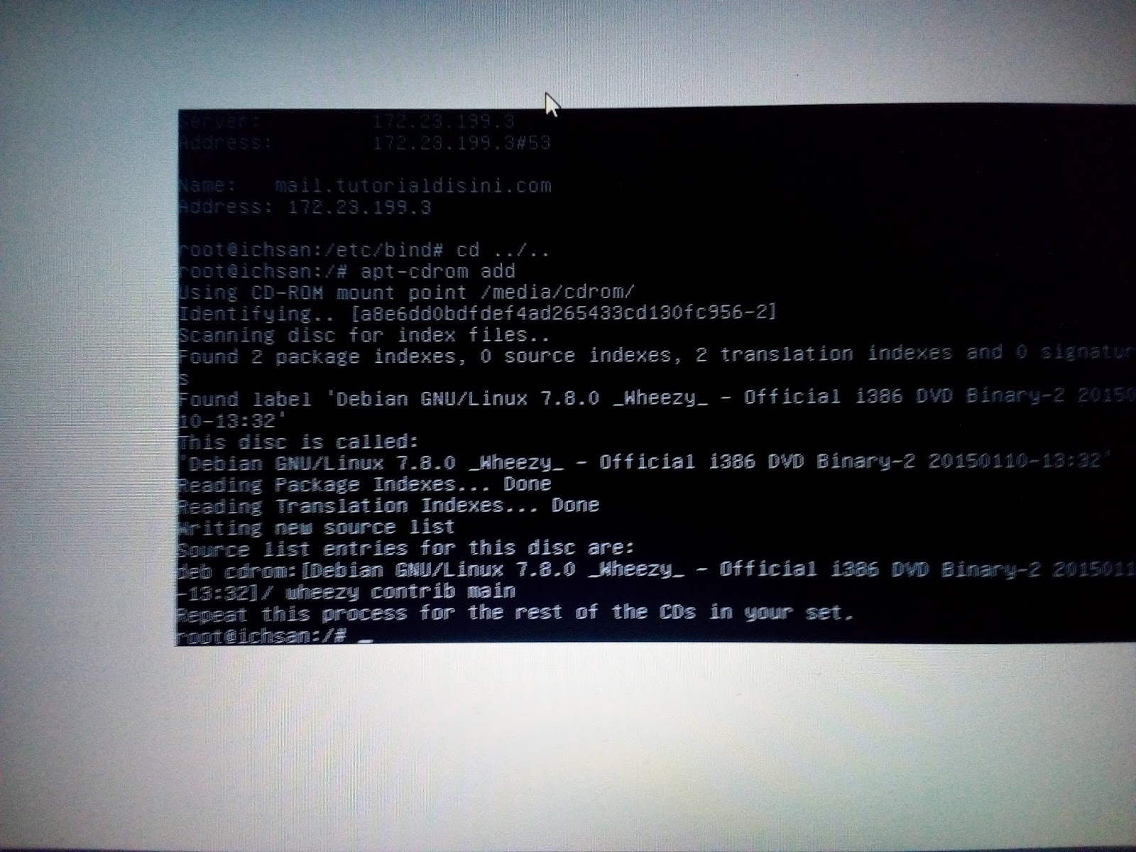 Debian 11. Linux Debian после установки черный экран с белыми буквами. List enter. Index translate