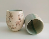 handmade japanese ceramic tea bowl mug craft Annapia Sogliani tazze da té ceramica fatta e decorata a mano engobbio, bols à thé, céramique faite et décorée main grès décor engobe