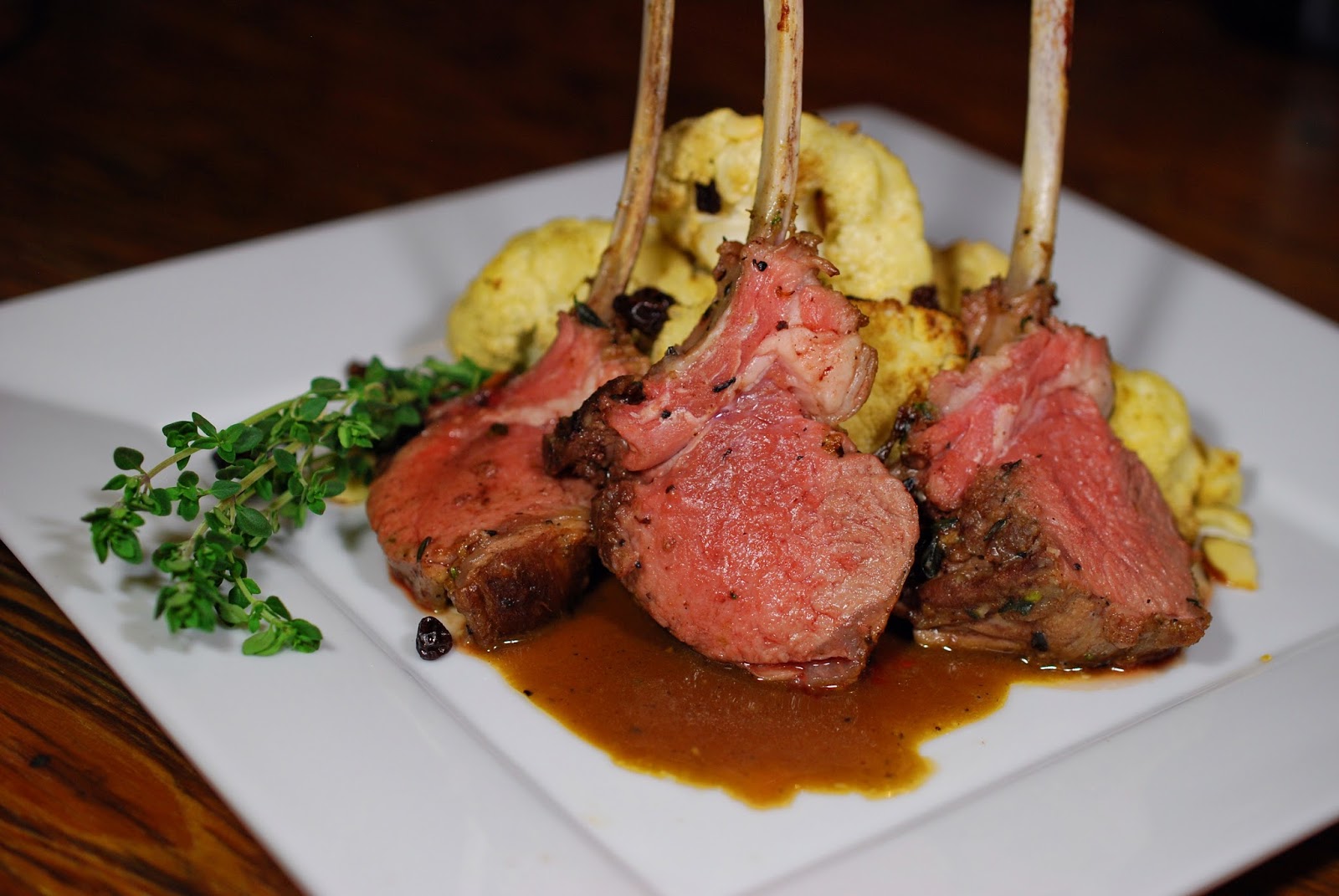 Nibbling Gypsy Roasted Lamb with Thyme Wine Sauce and Cauliflower