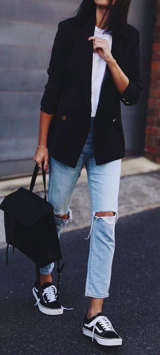 70 Fashionable Minimalist Street Style That You Must Try