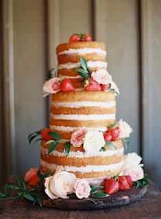 Simple-strawberry-shortcake-wedding-cake-with-floral-decoration