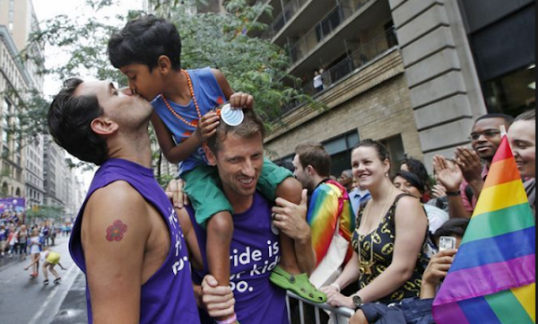 Psiquiatras y psicólogos expertos consideran "gravisimo" para los niños ser adoptados por personas homosexuales Psiquiatras y psicólogos expertos consideran "gravisimo" para los niños ser adoptados por personas homosexuales