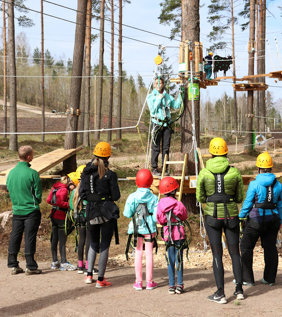 Uusi köysiseikkailupuisto avattiin Helsingin Paloheinään 6 Uusi köysiseikkailupuisto avattiin Helsingin Paloheinään 5