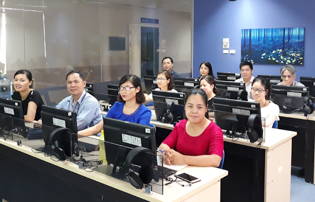 Tập huấn ‘Các tài nguyên giáo dục được cấp phép mở’ ở Đại học Thăng Long, ngày 1