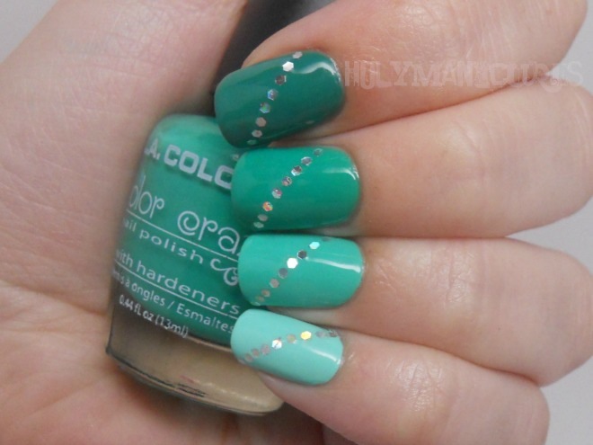 Holy Manicures: Green Ombre Nails.