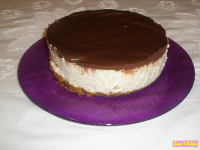  Cheesecake de stracciatella con cobertura de chocolate 