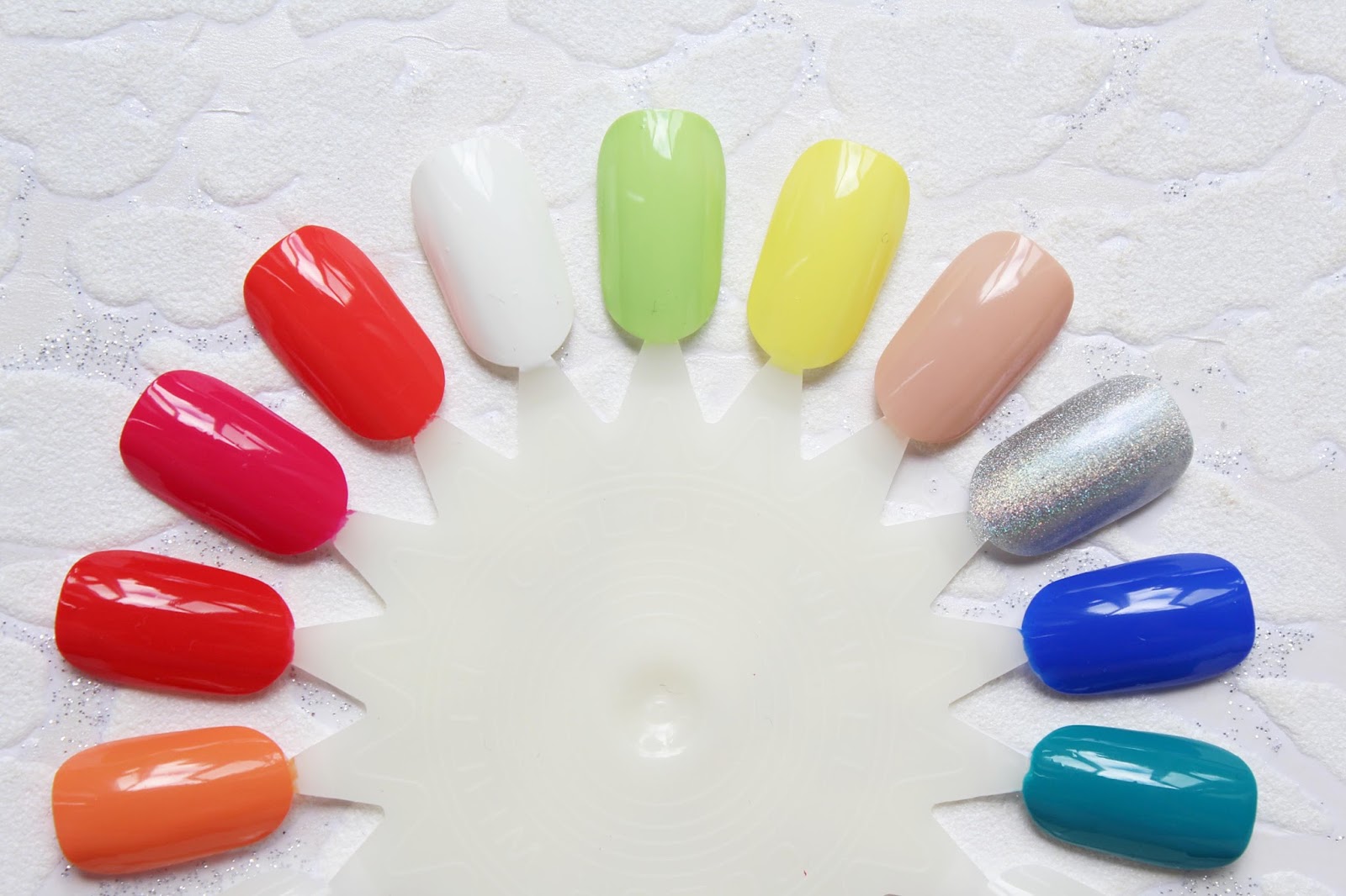 Bright Bold Nail Polishes for Summer 