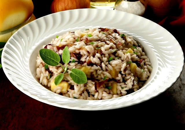 risotto al radicchio e mele/risotto with radicchio and apples