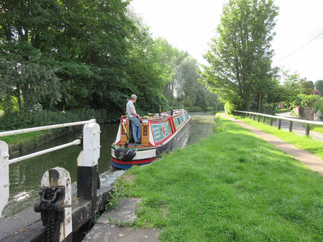 Narrow Boats SICKLE and FLAMINGO Time To Get Flamingo Moving Again.
