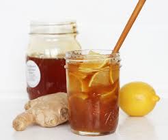 bere acqua calda con il limone brucia grassi