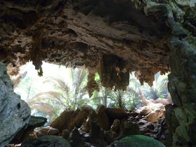 Höhle Huppatat Uthai Thani