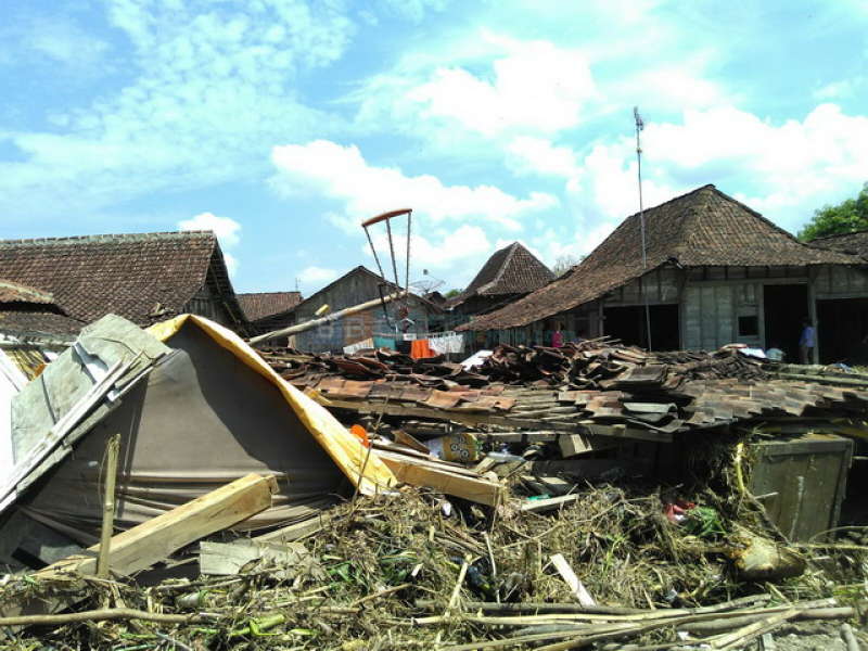 10+ Arti Mimpi Rumah Roboh Kena Banjir