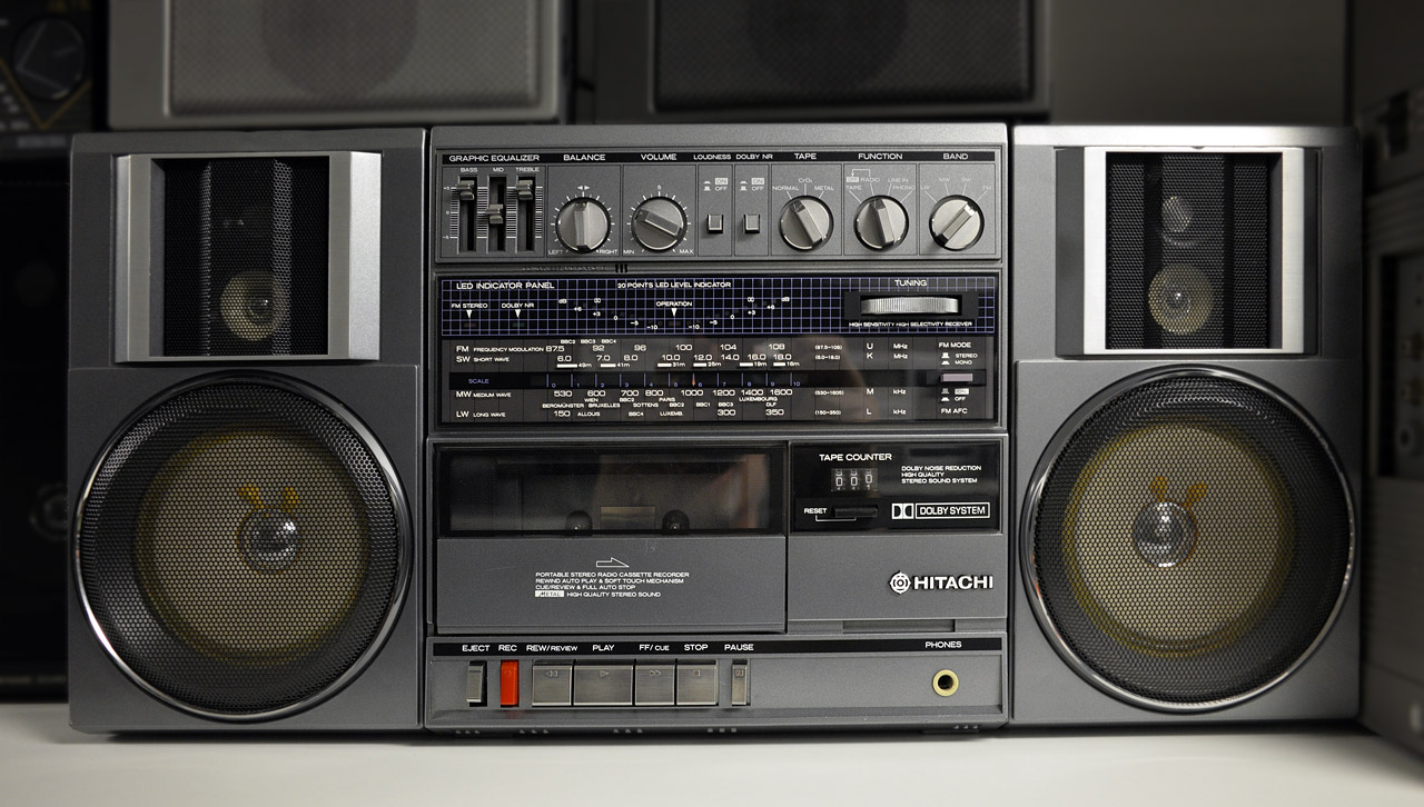 Hitachi Portable Stereo Radio Cassette Recorder TRK9100E