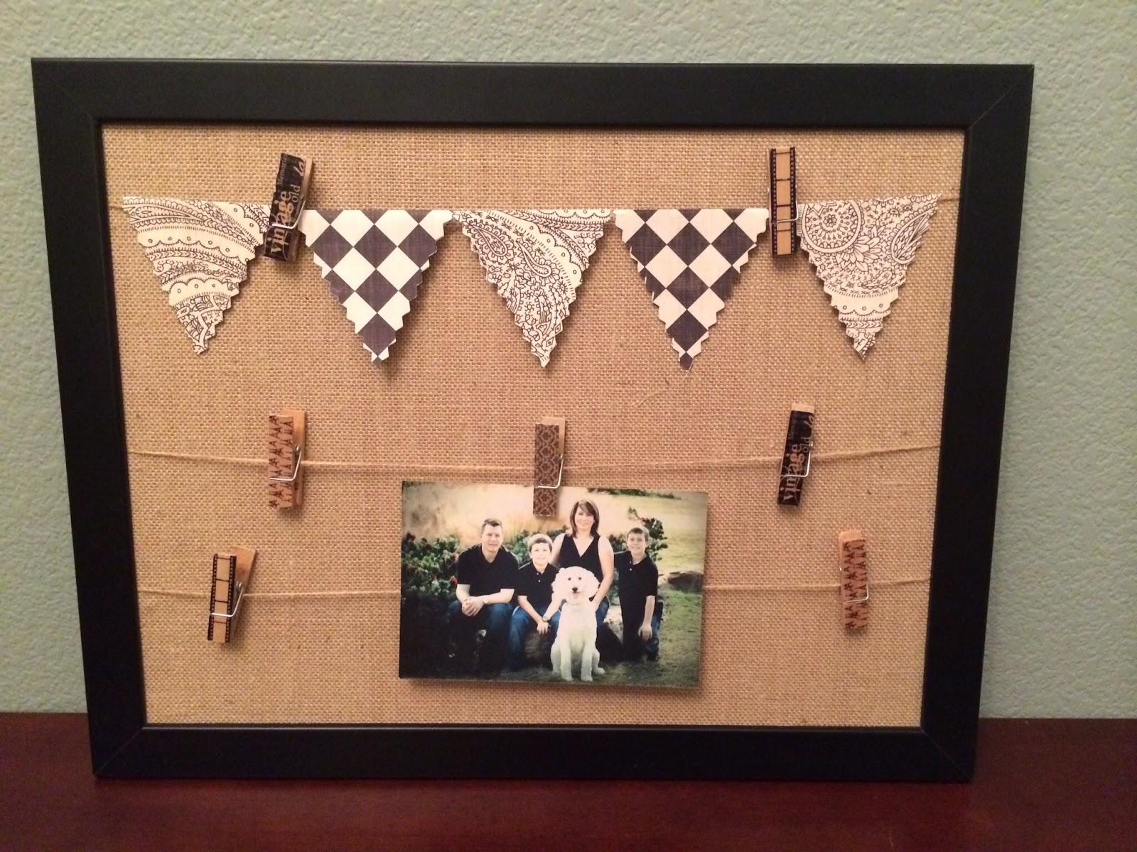 uniquely nested Burlap Memo/Photo Board