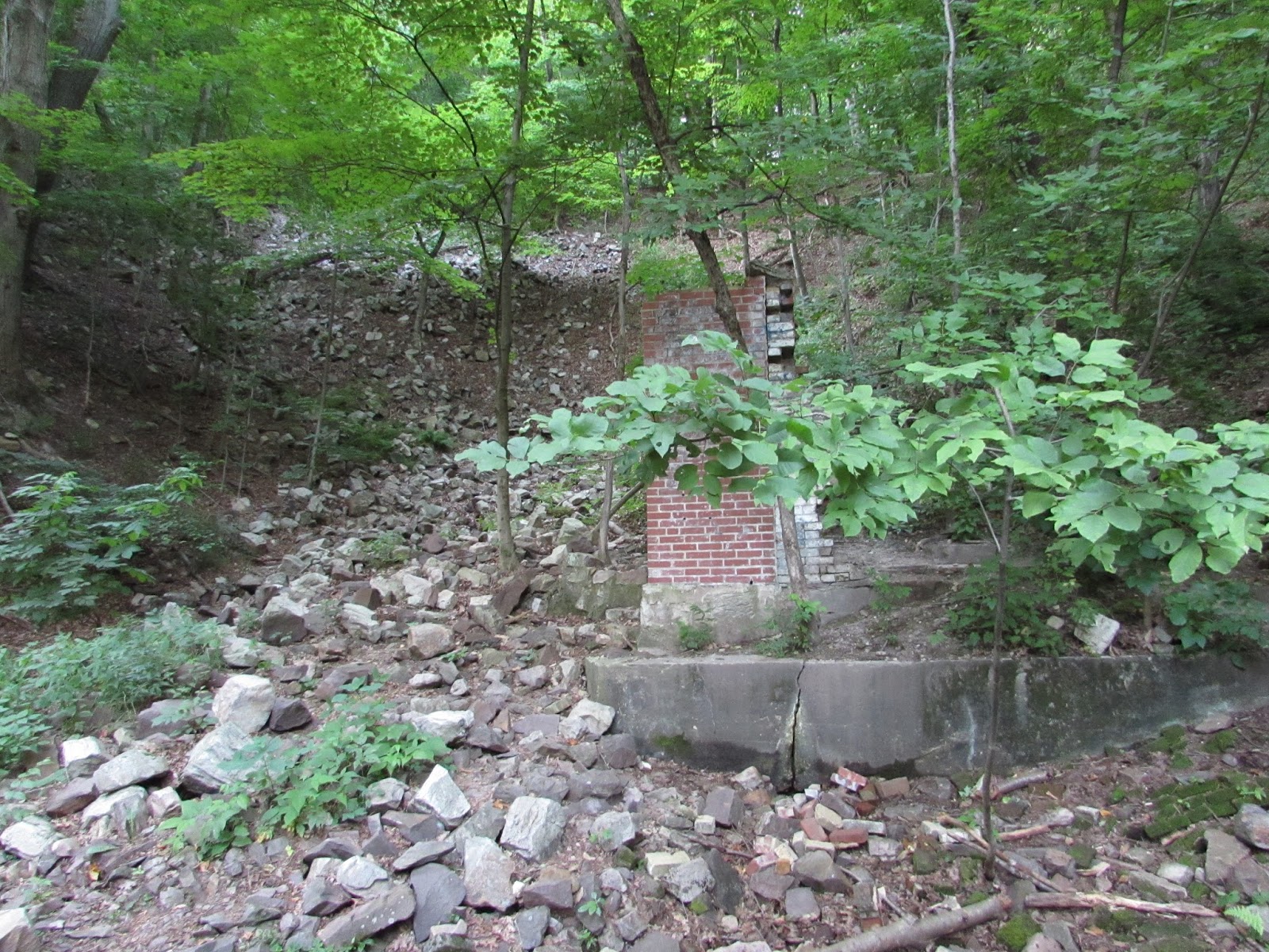 Standing Stone Trail and the Thousand Steps Great Hike with Stunning