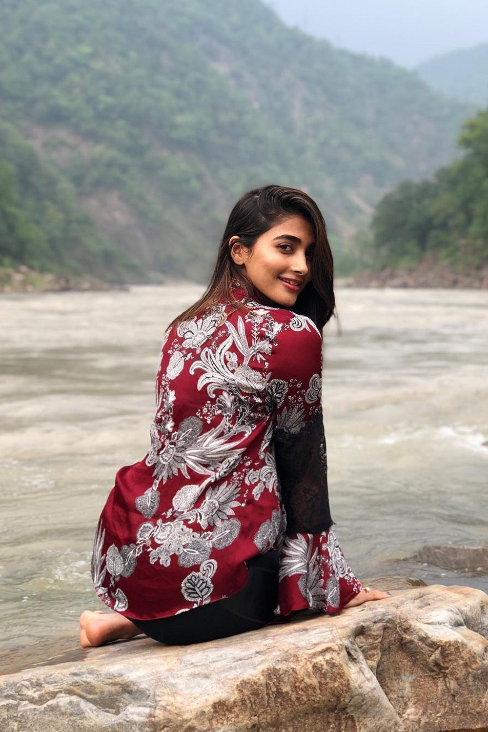 1000px x 1500px - 130+ Pooja Hegde HD Pics, Latest Photoshoot and Images Gallery ...