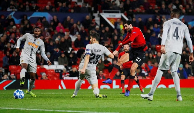 Manchester United Menang 1-0 Dari Young Boys Lewat Gol Kontroversial Fellaini Manchester United Menang 1-0 Dari Young Boys Lewat Gol Kontroversial Fellaini