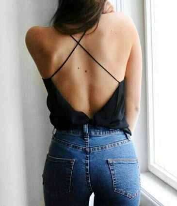 30 Beautiful Backless Dresses Ideas That Would Simply Mesmerize All